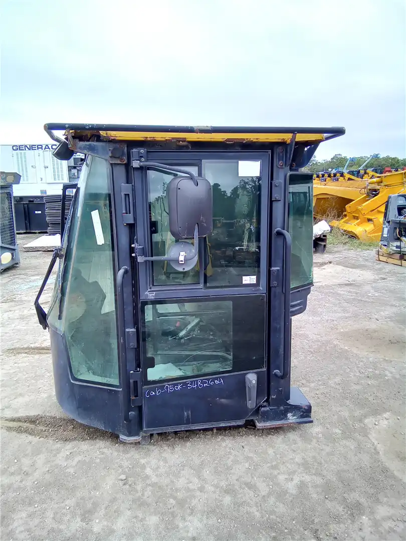 USED CAB image 2