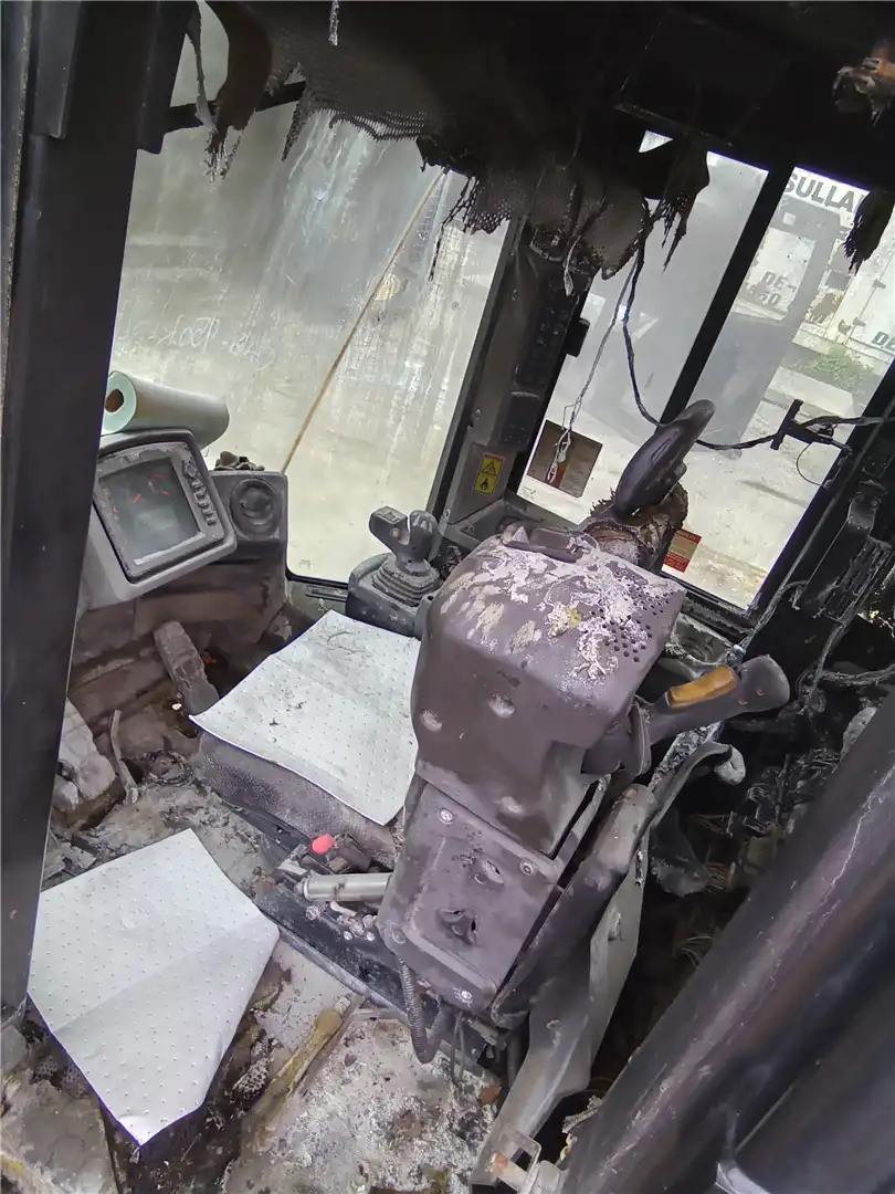 USED CAB image 5