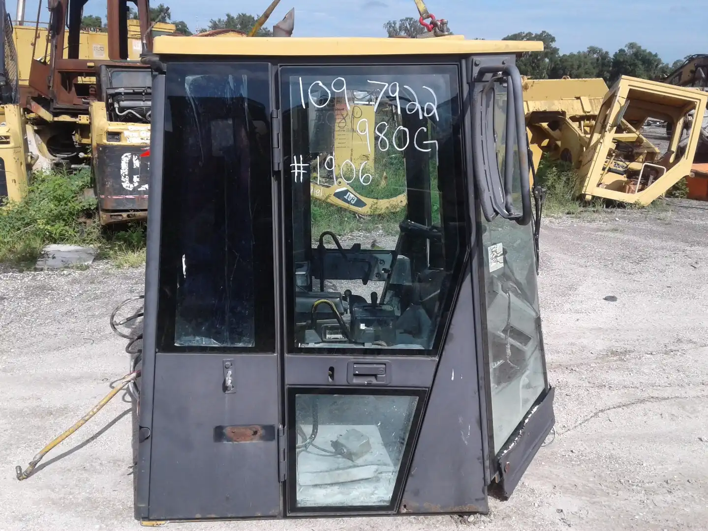 USED CAB image 2