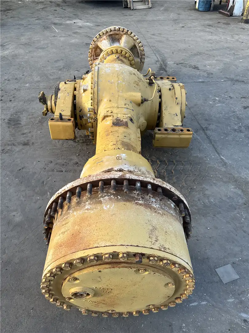 USED REAR AXLE image 2