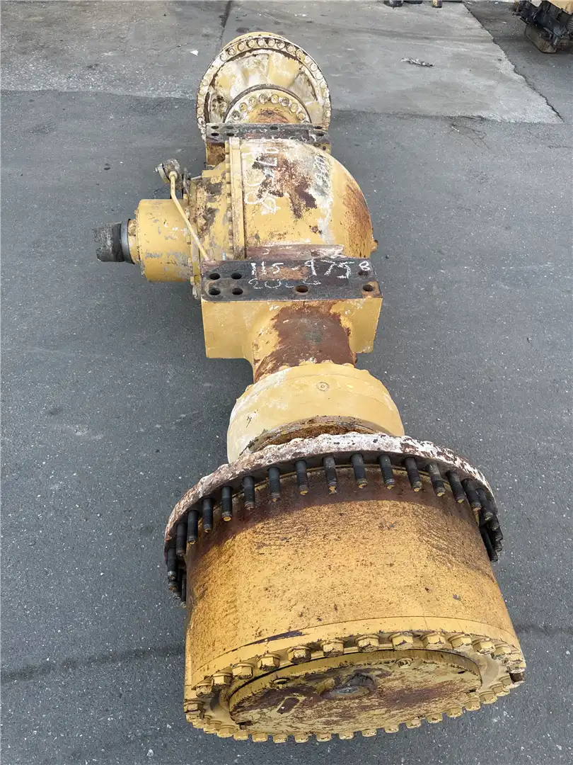 USED FRONT AXLE image 3