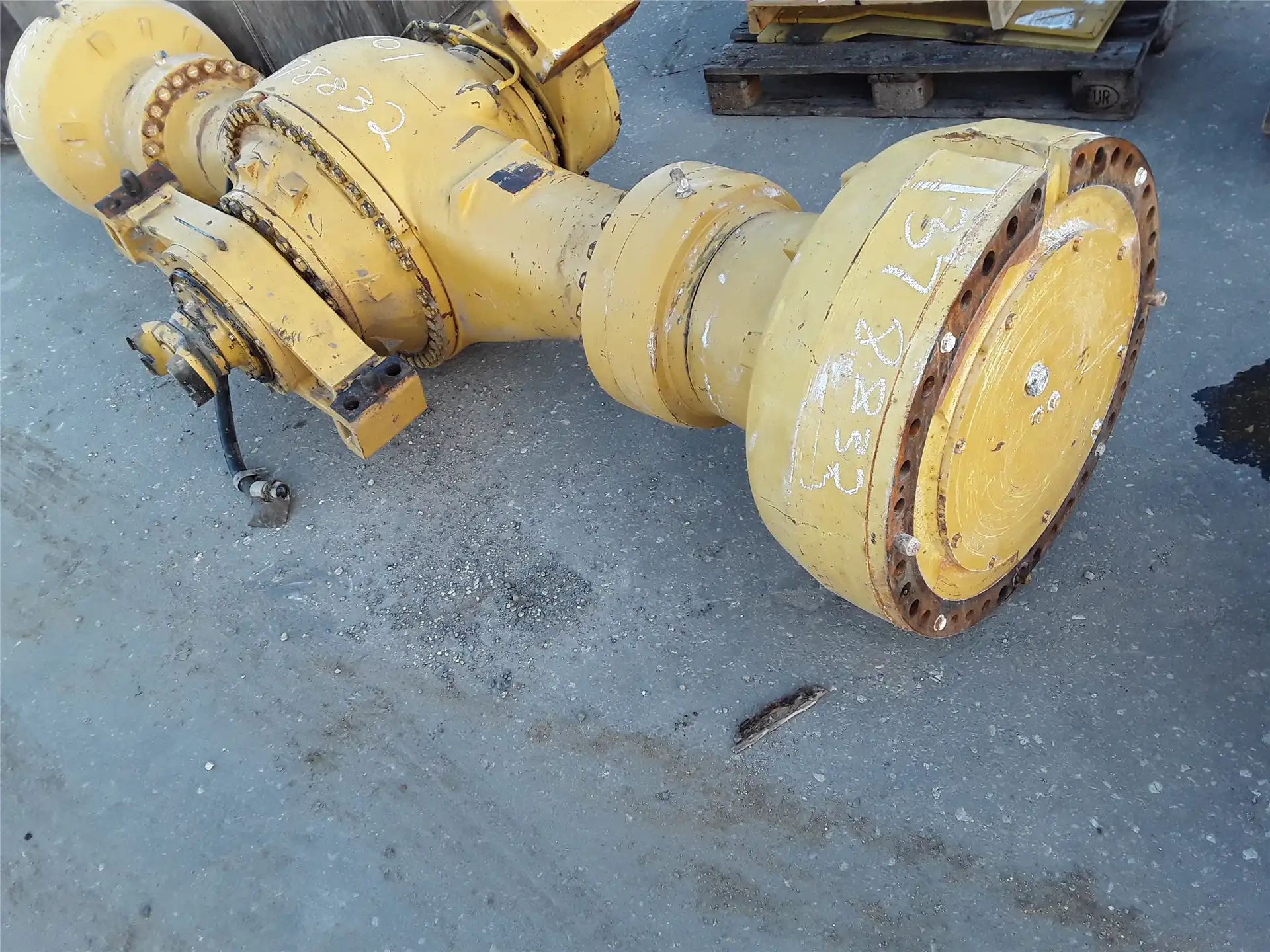 USED AXLE GROUP WI image 2