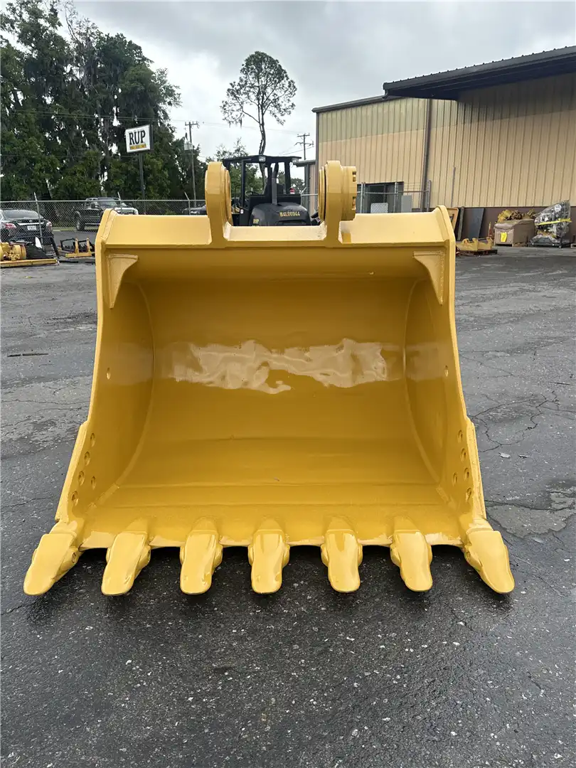 USED 72IN BUCKET image 4