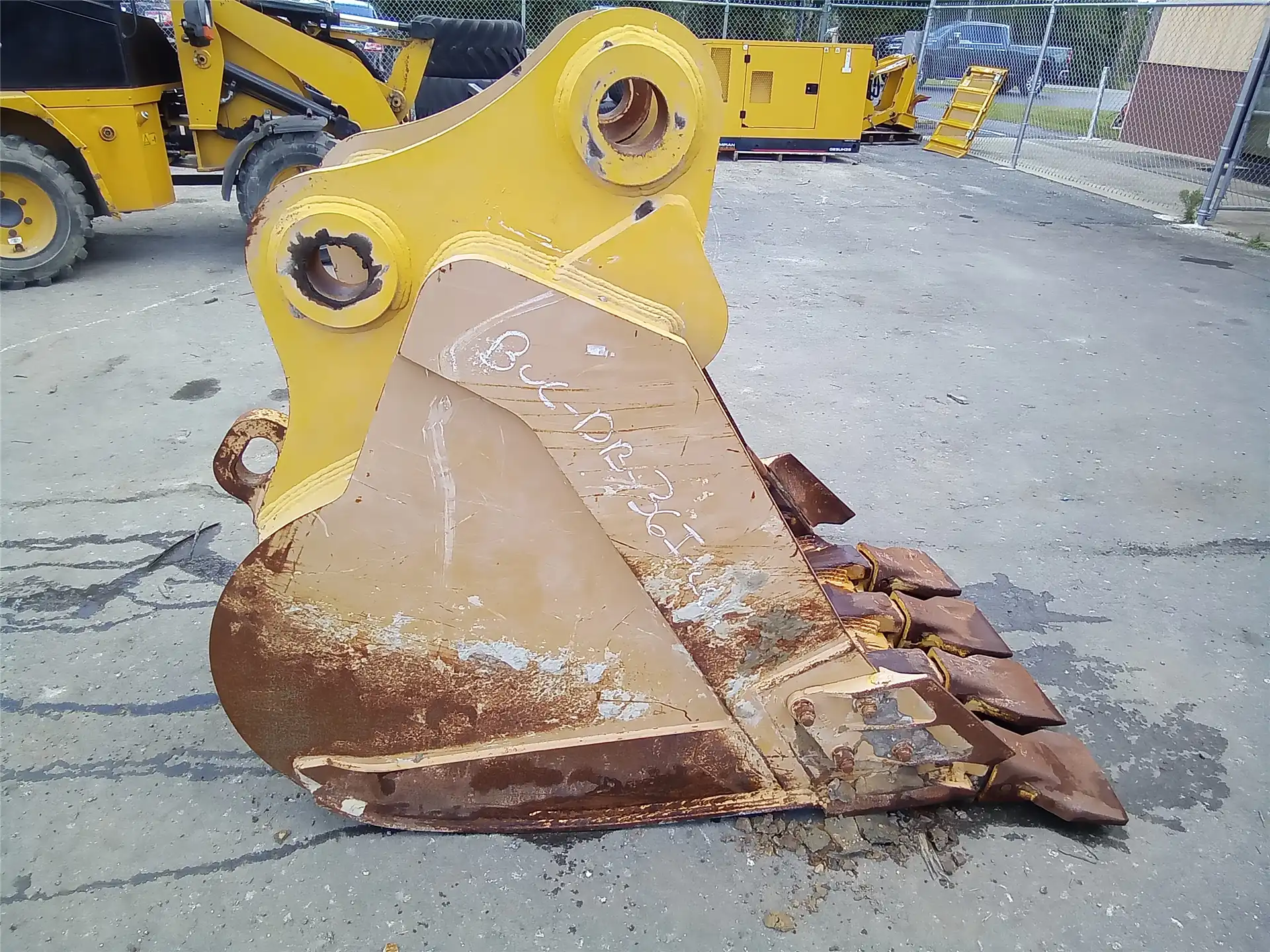 USED 36INCH BUCKET image 7
