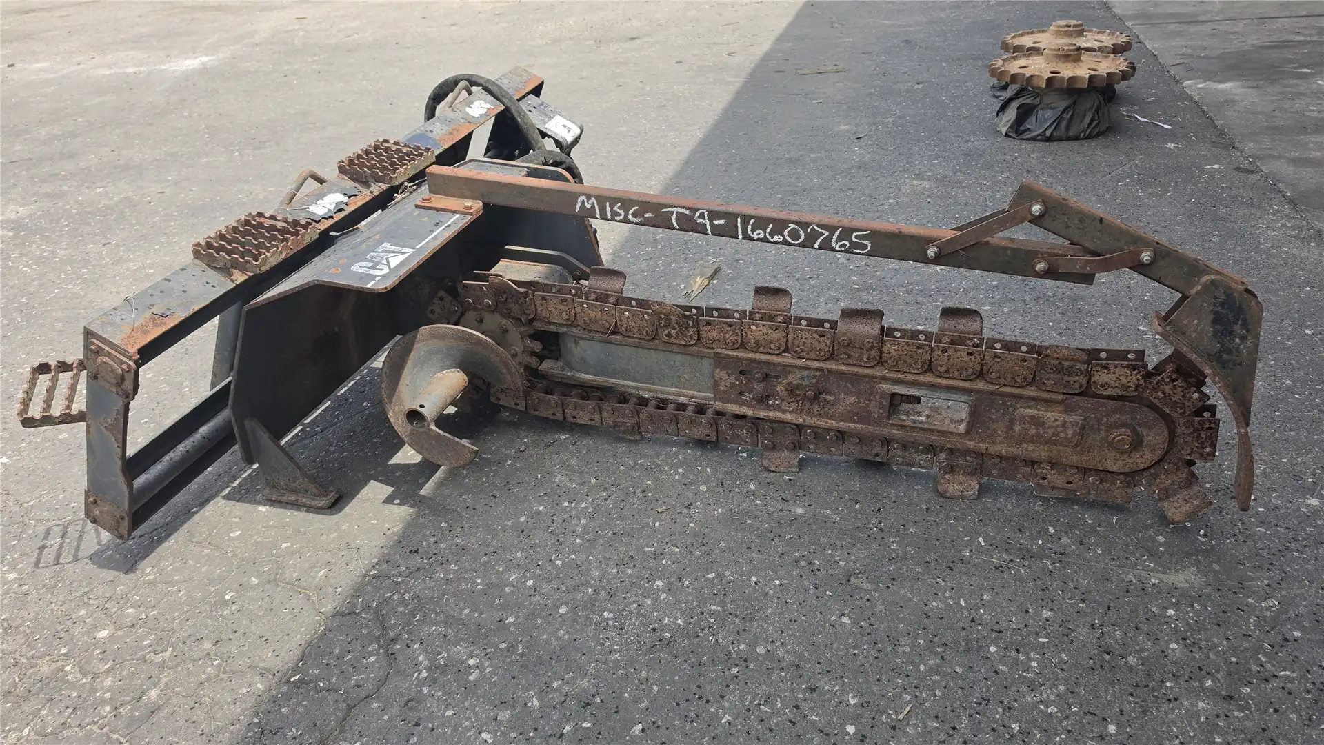 USED TRENCHER AR image 2