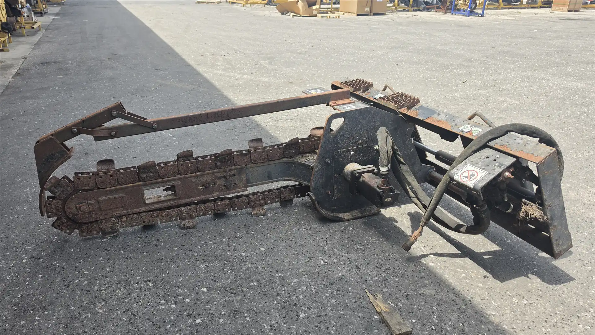 USED TRENCHER AR image 3