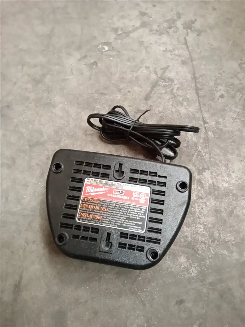 NEW M12 CHARGER image 2