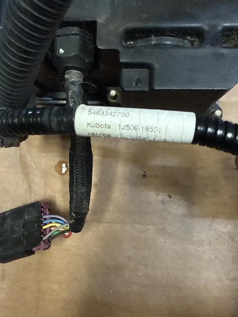USED DEF PUMP ASSY image 4