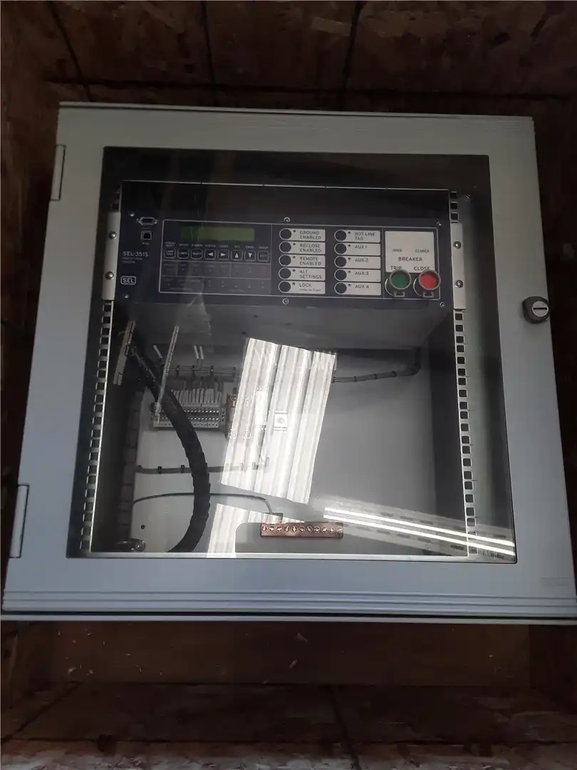 NEW SEL 351S PROTE image 2