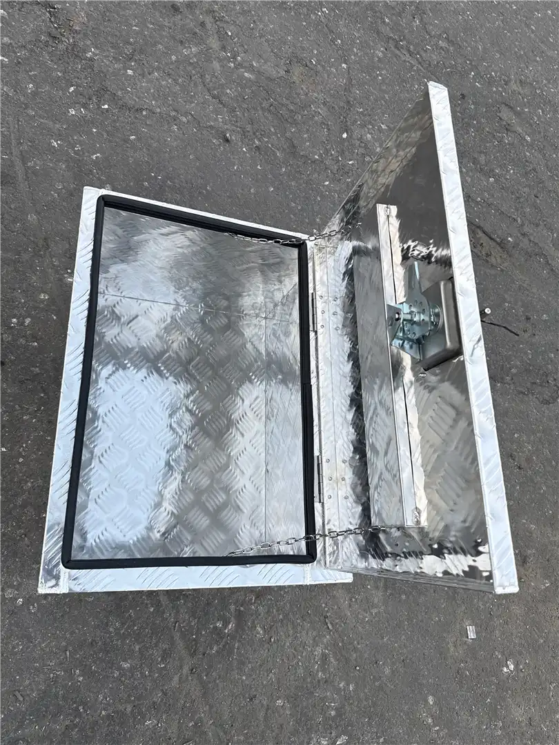 NEW 24IN TOOL BOX image 2