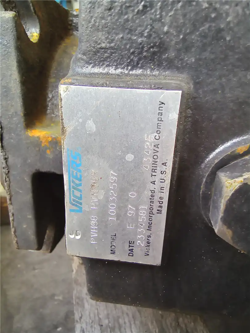 USED HYD PUMP image 3