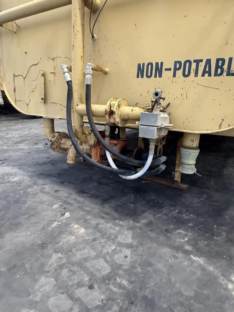 USED WATERTANKER image 2