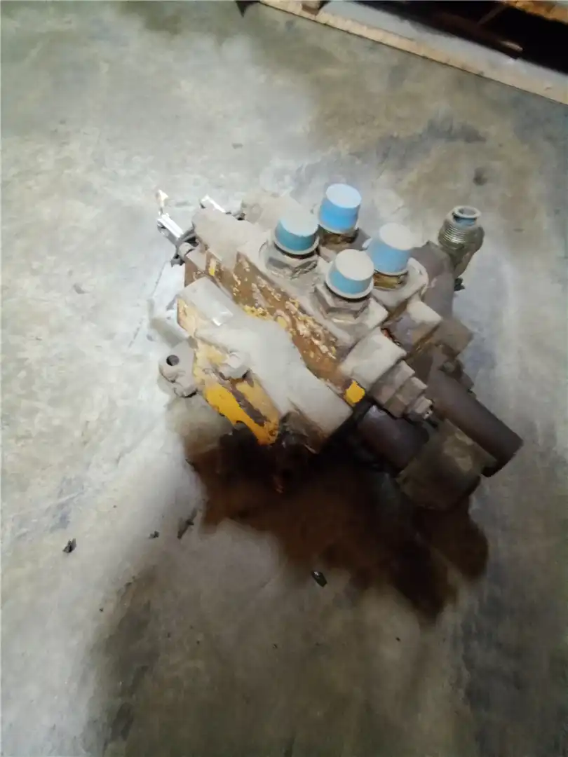 CORE LOADER VALVE image 2