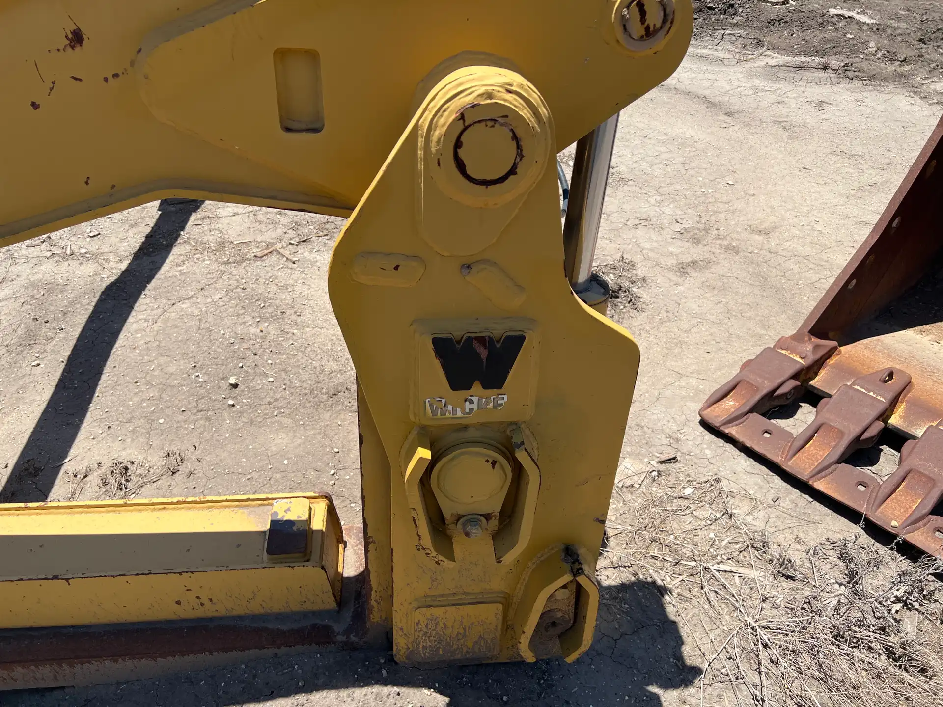 USED WICKER BRAND HYD. PIPE/POLE FORKS             MQ image 3