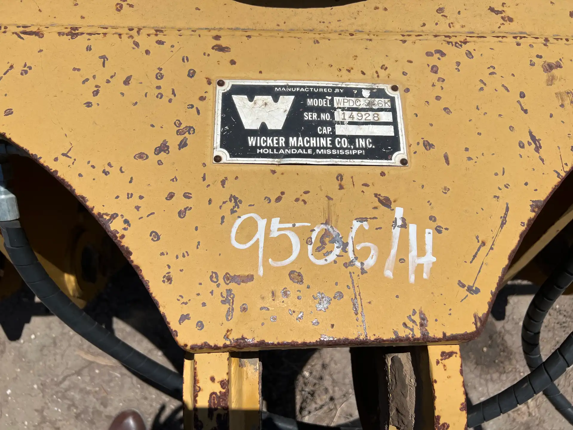 USED WICKER BRAND HYD. PIPE/POLE FORKS             MQ image 4