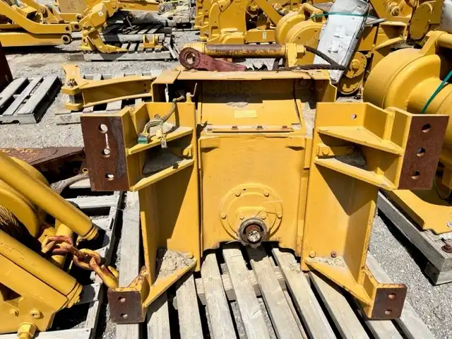 CAT D6T WINCH  BLH image 5