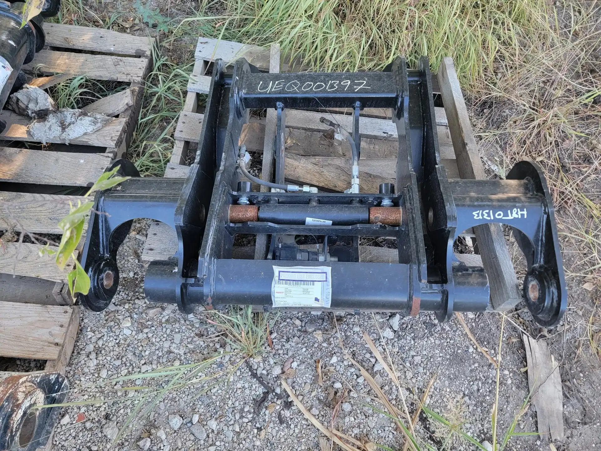 CAT IT COUPLER  FOR NEXT GEN BACKHOE BLH image 2