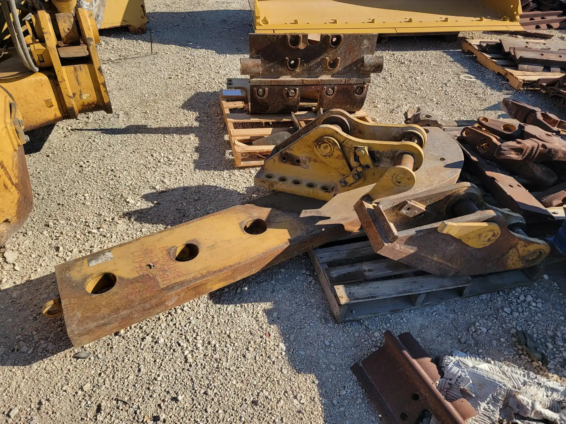 USED SINGLE SHANK RIPPER             MQ image 2