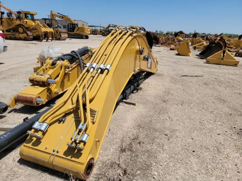 CAT 336F BOOM  BLH/PART# 4403516 OR 5944367 (12.8 FT) DB FAMILY image 2