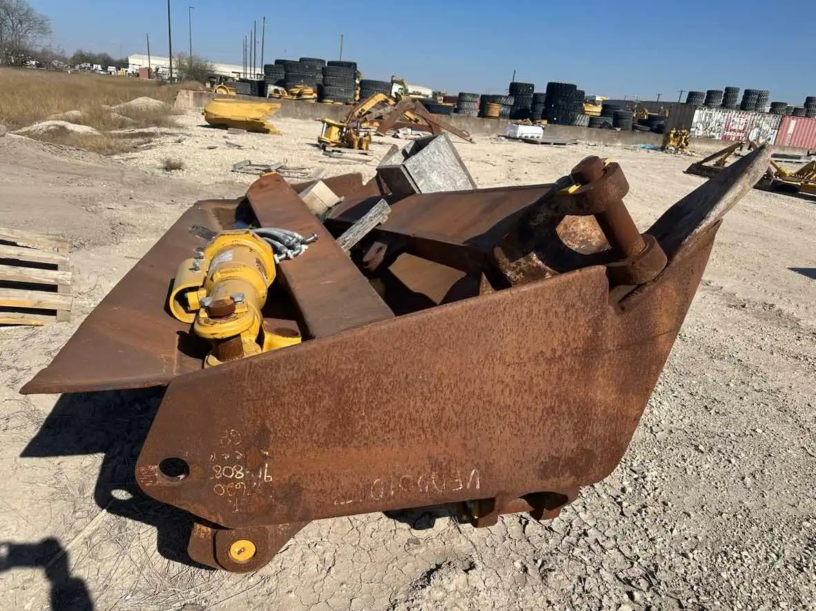 USED D8R/T SU BLADE  PUSH ARMS COMPLETE image 2