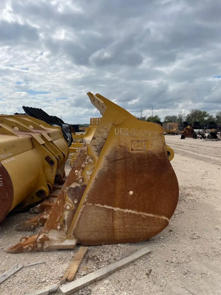 SLIGHTLY USED 988K ROCK BUCKET (323 HRS) P/N 4989992 10 YRDS            MQ image 6
