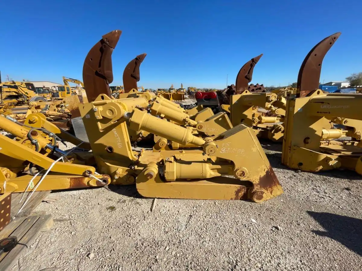 USED D8R/T SS RIPPER                    MQ image 2
