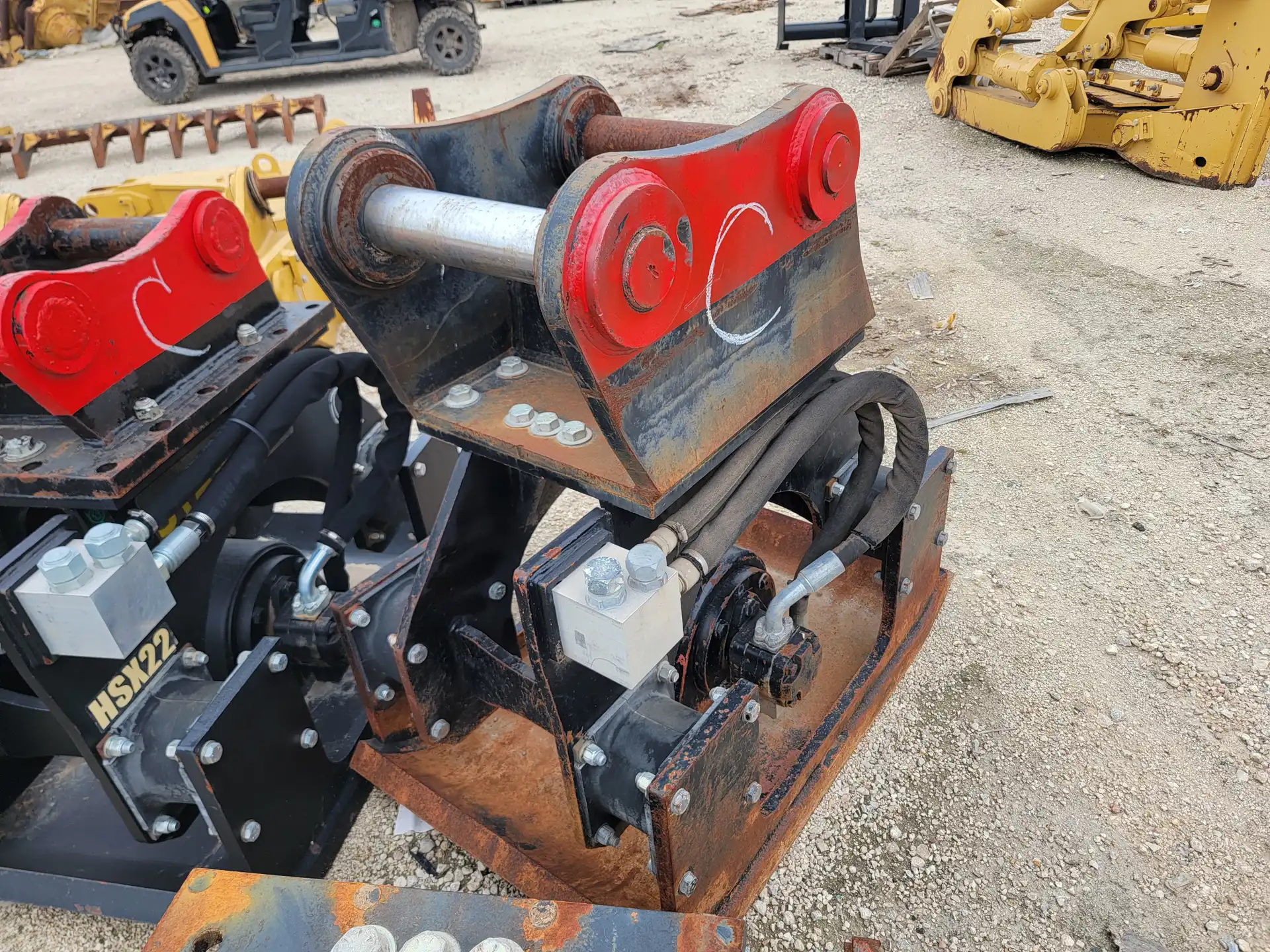 USED STANLEY BRAND VIBRATORY COMPACTOR PLATE          MQ image 4