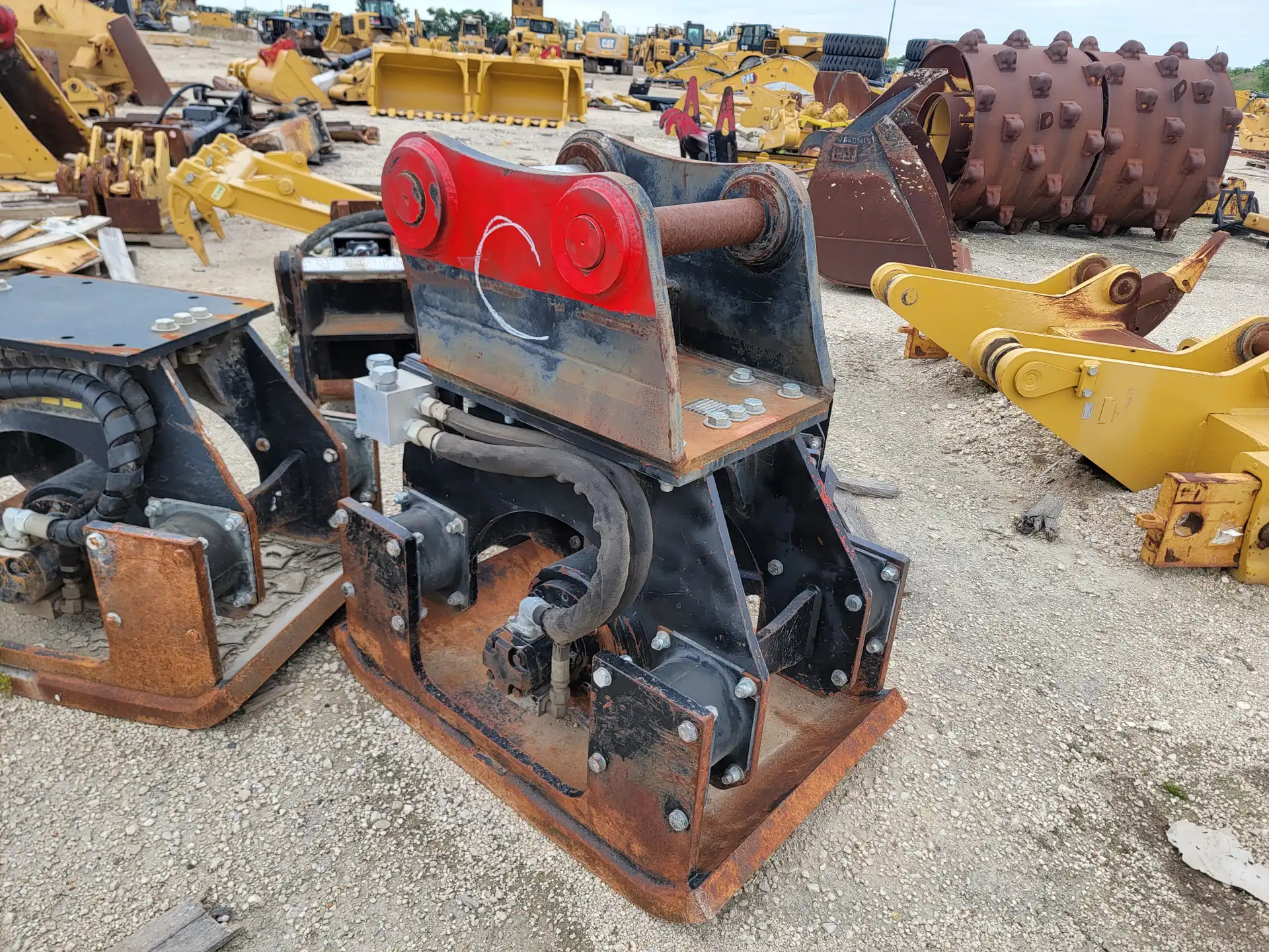 USED STANLEY BRAND VIBRATORY COMPACTOR PLATE          MQ image 5