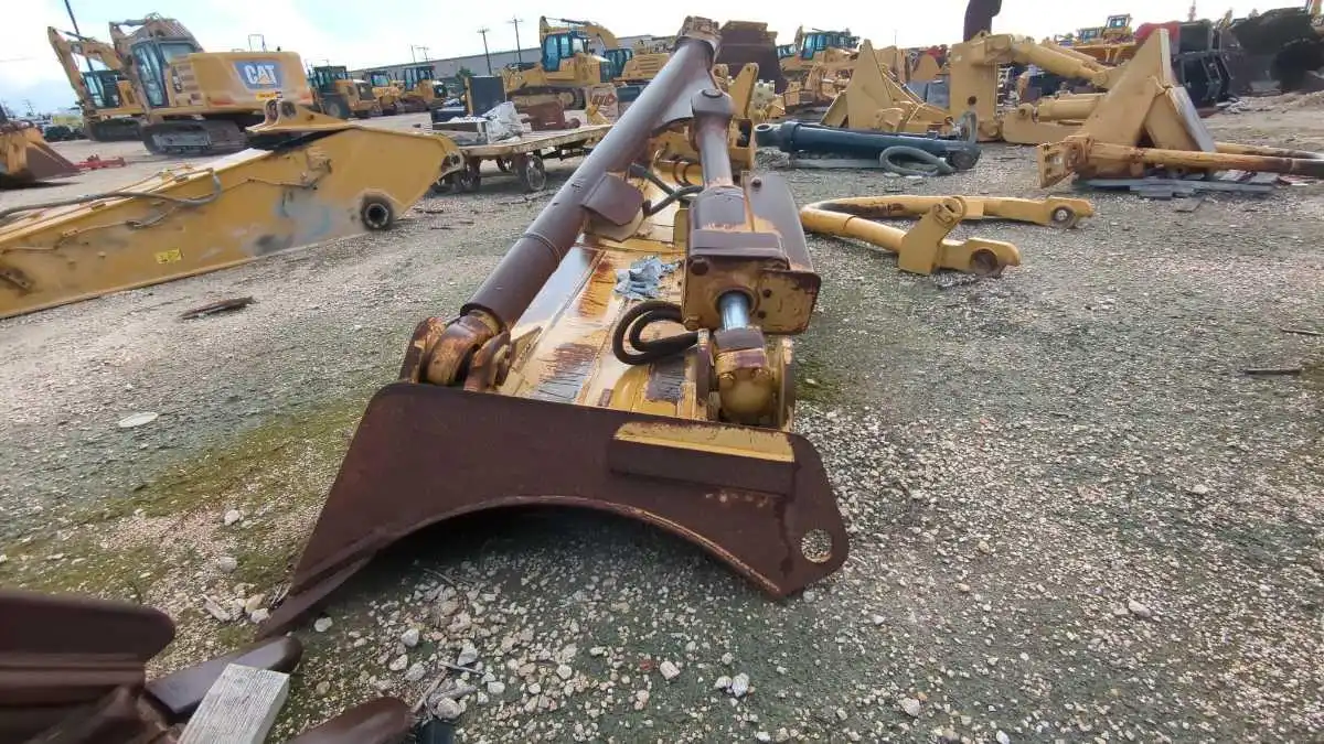 USED D8T ANGLE BLADE COMPLETE                  MQ image 2