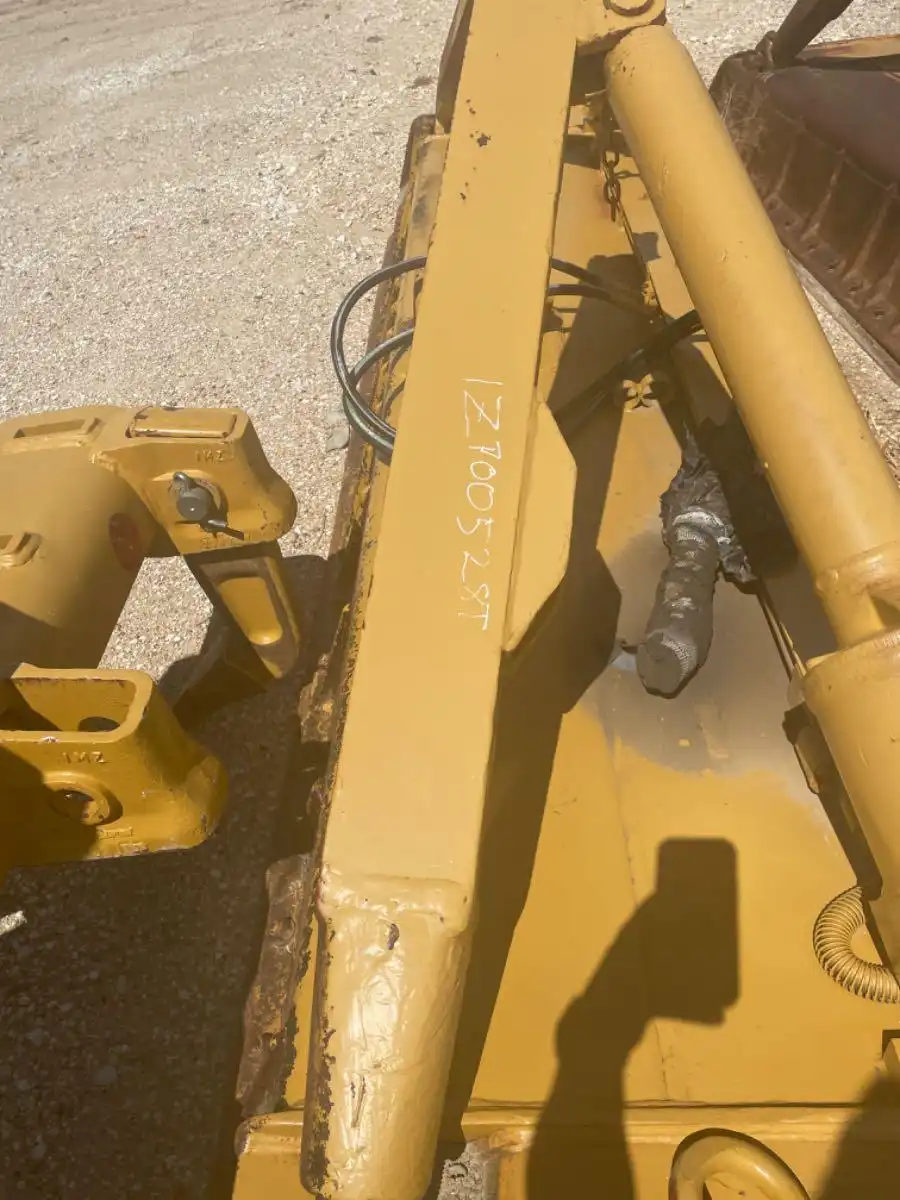 USED D6T ANGLE BLADE 9U8094 image 8