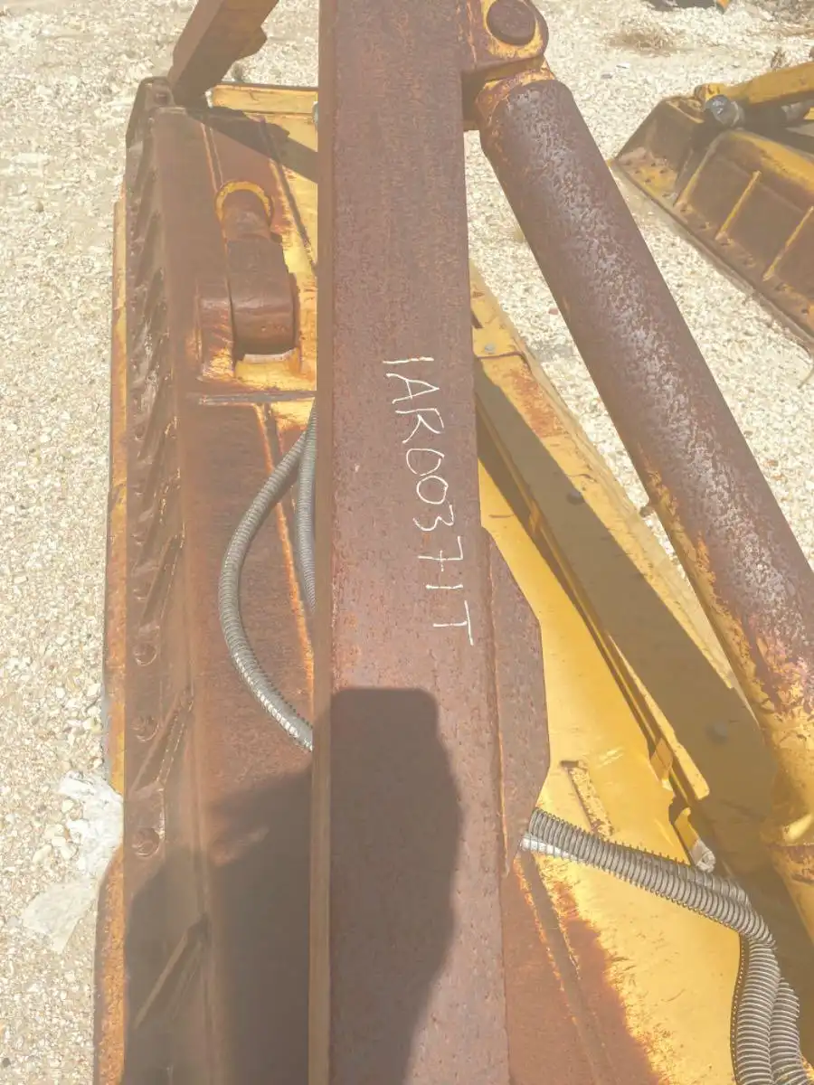 D6T XL ANGLE BLADE USED                        MQ image 8