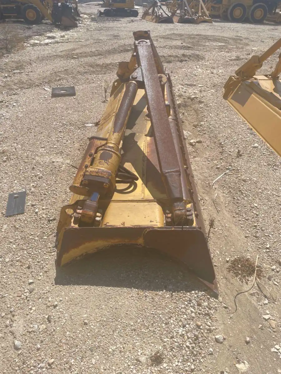 USED D6T ANGLE BLADE             MQ image 3
