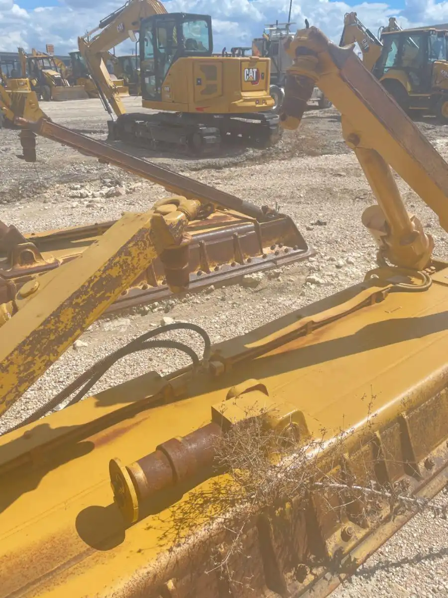 USED D6T XL ANGLE BLADE               MQ image 2