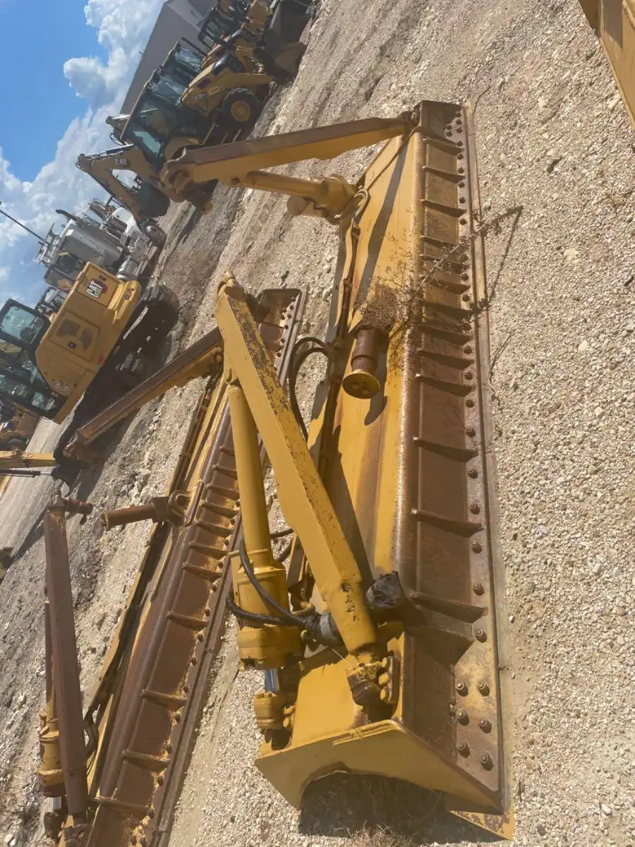 USED D6T XL ANGLE BLADE               MQ image 3