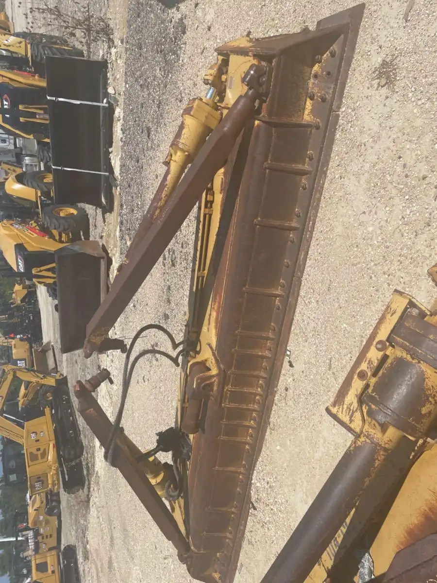 USED D6T XW ANGLE BLADE                   MQ image 2