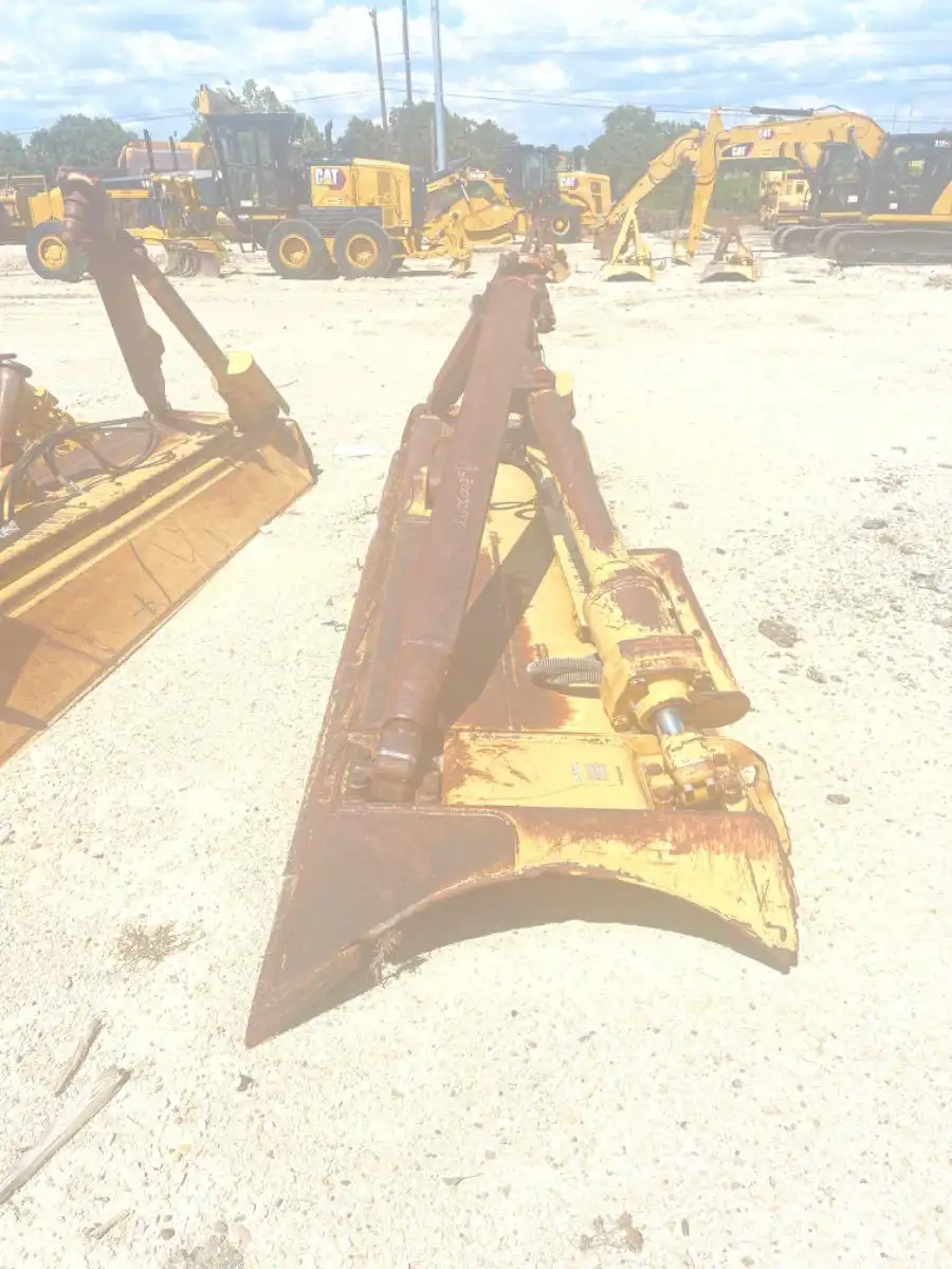 USED D6T XW ANGLE BLADE                   MQ image 4