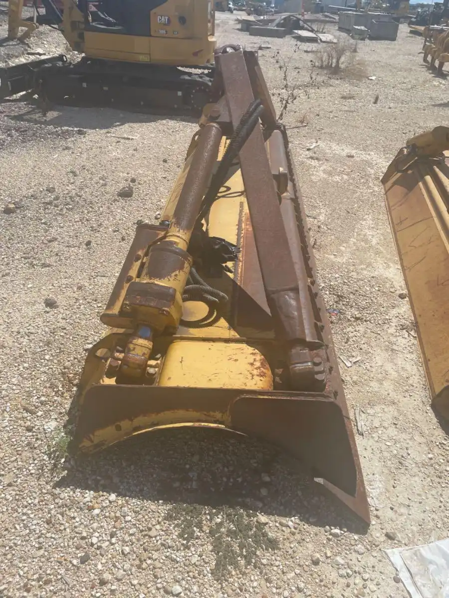 USED D6T XW ANGLE BLADE                   MQ image 7