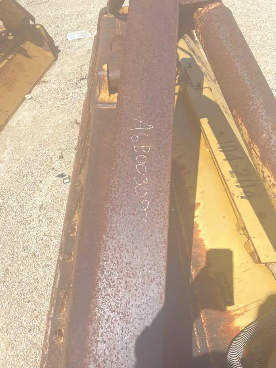 USED D6T XW ANGLE BLADE                   MQ image 8
