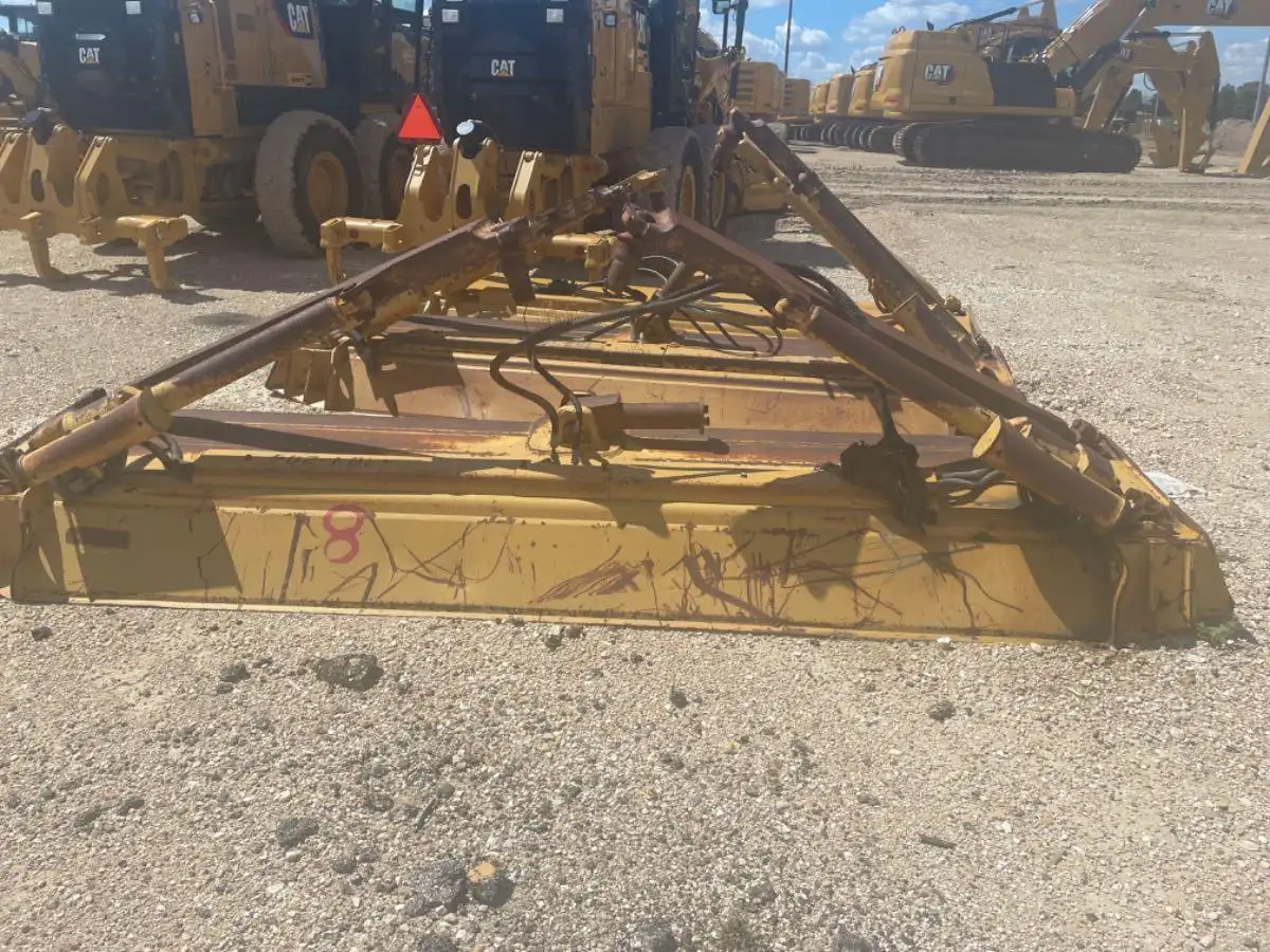 USED D6T XW ANGLE BLADE                   MQ image 6