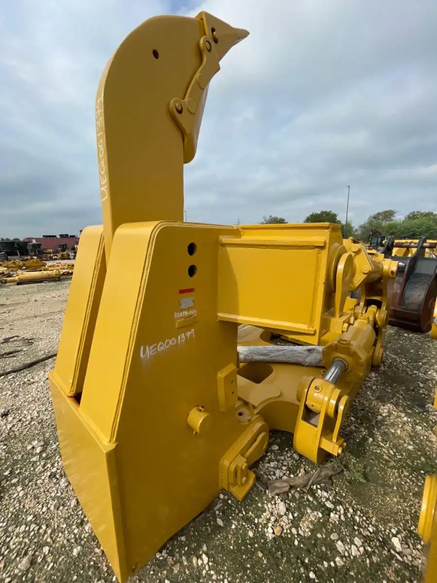 USED D8R SS RIPPER                        MQ image 2