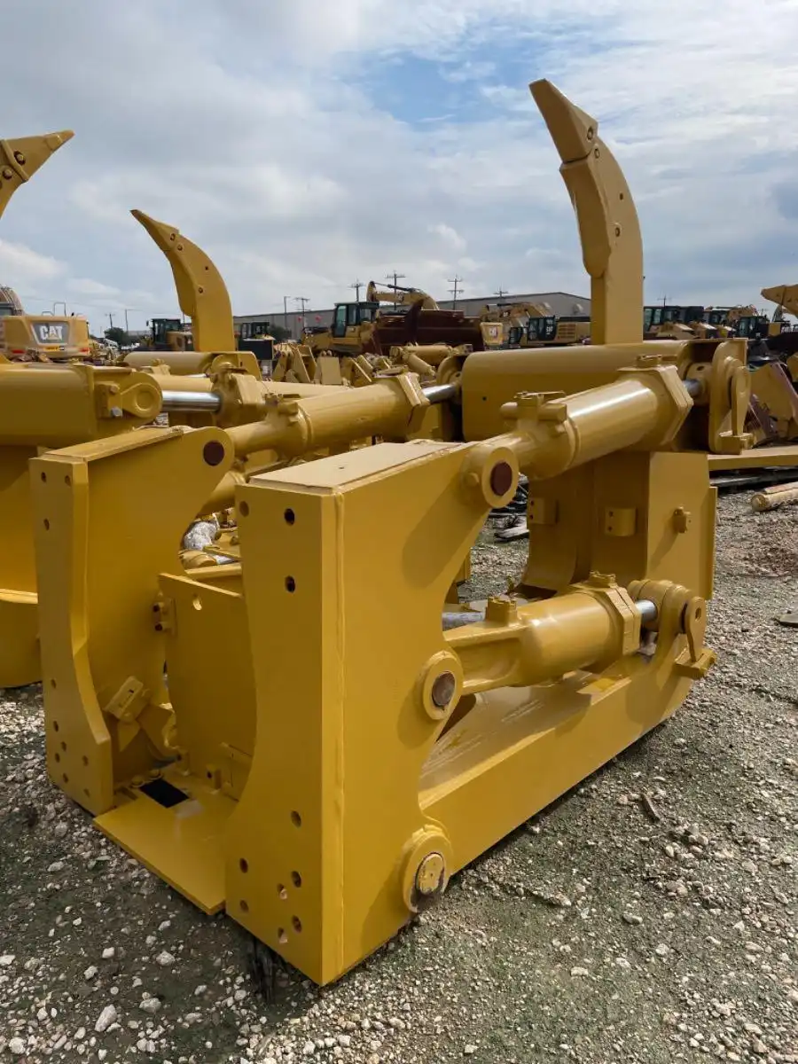 USED D8R SS RIPPER                        MQ image 3