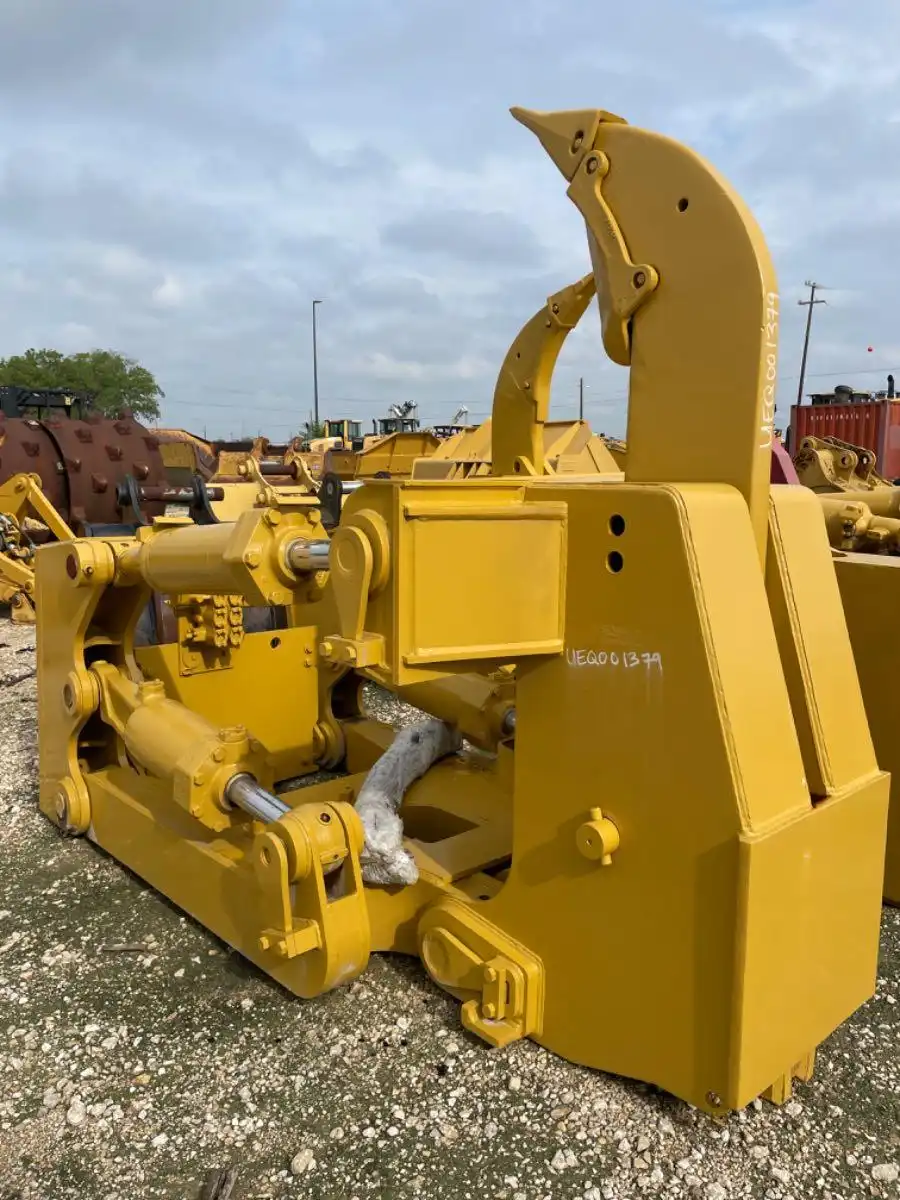 USED D8R SS RIPPER                        MQ image 4