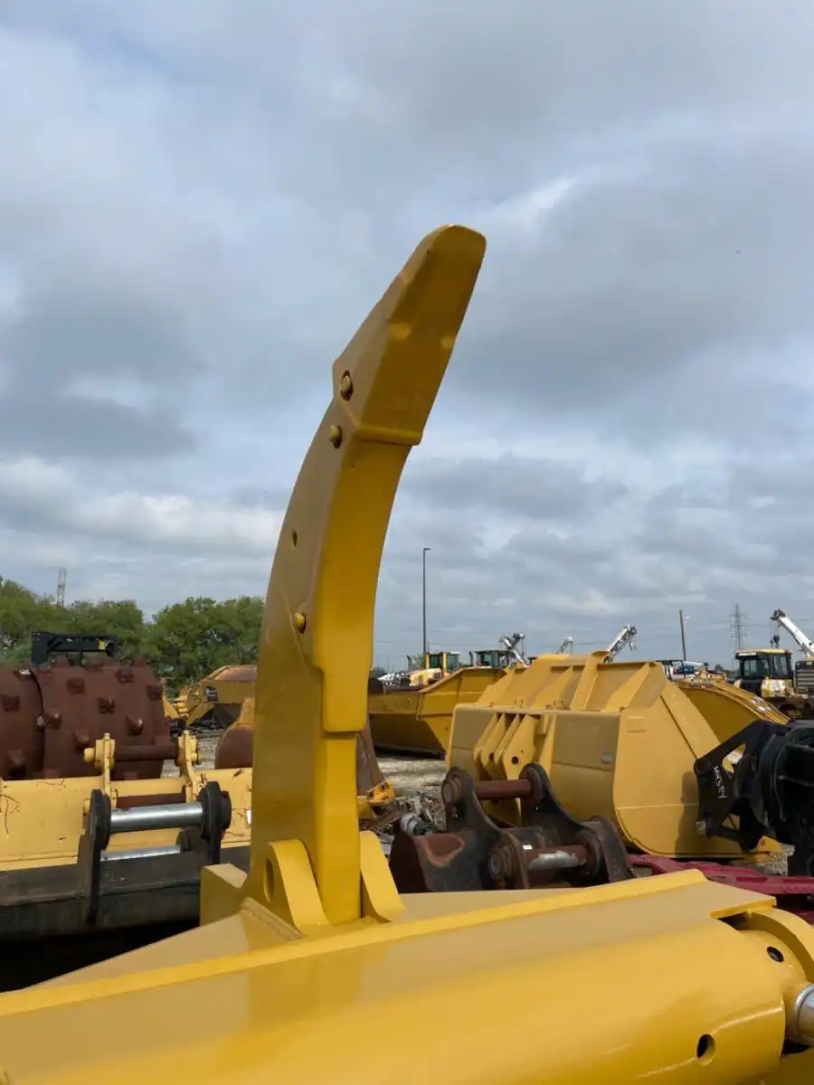 USED D8R SS RIPPER                    MQ image 3