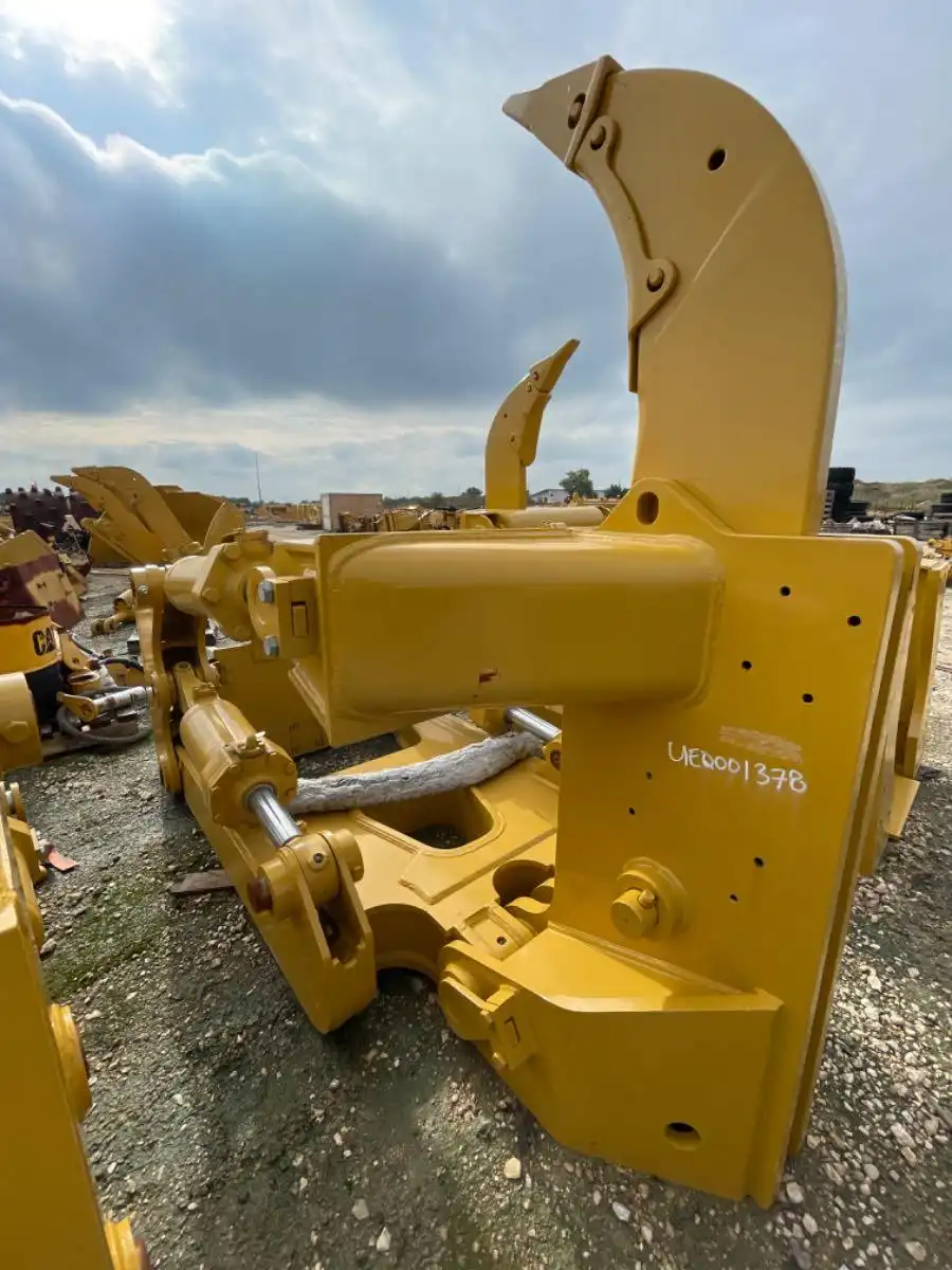USED D8R SS RIPPER                    MQ image 4
