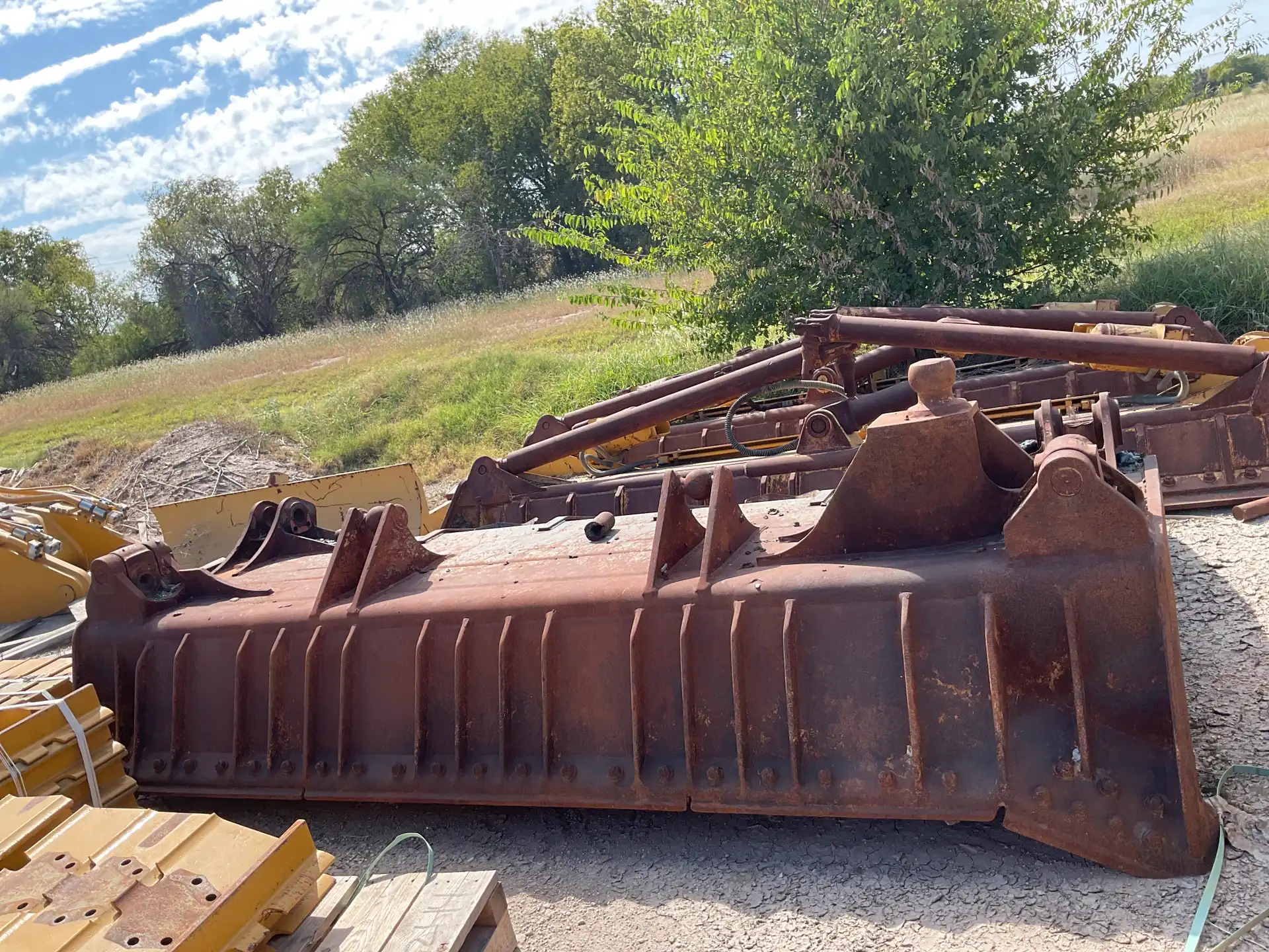 D8R/T SU BLADE WITH WASTE RACK NO PUSH ARMS       MQ image 2