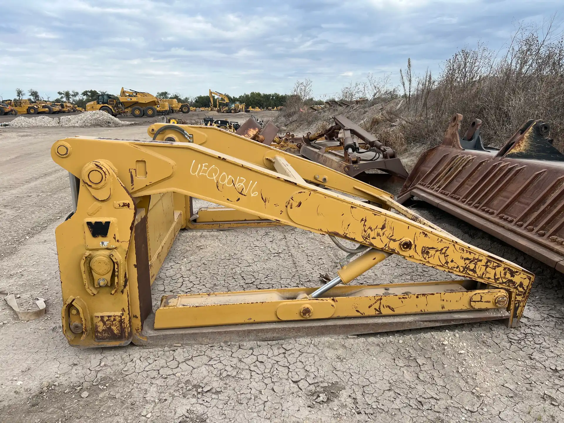 USED WICKER BRAND HYD. PIPE/POLE FORKS             MQ image 5