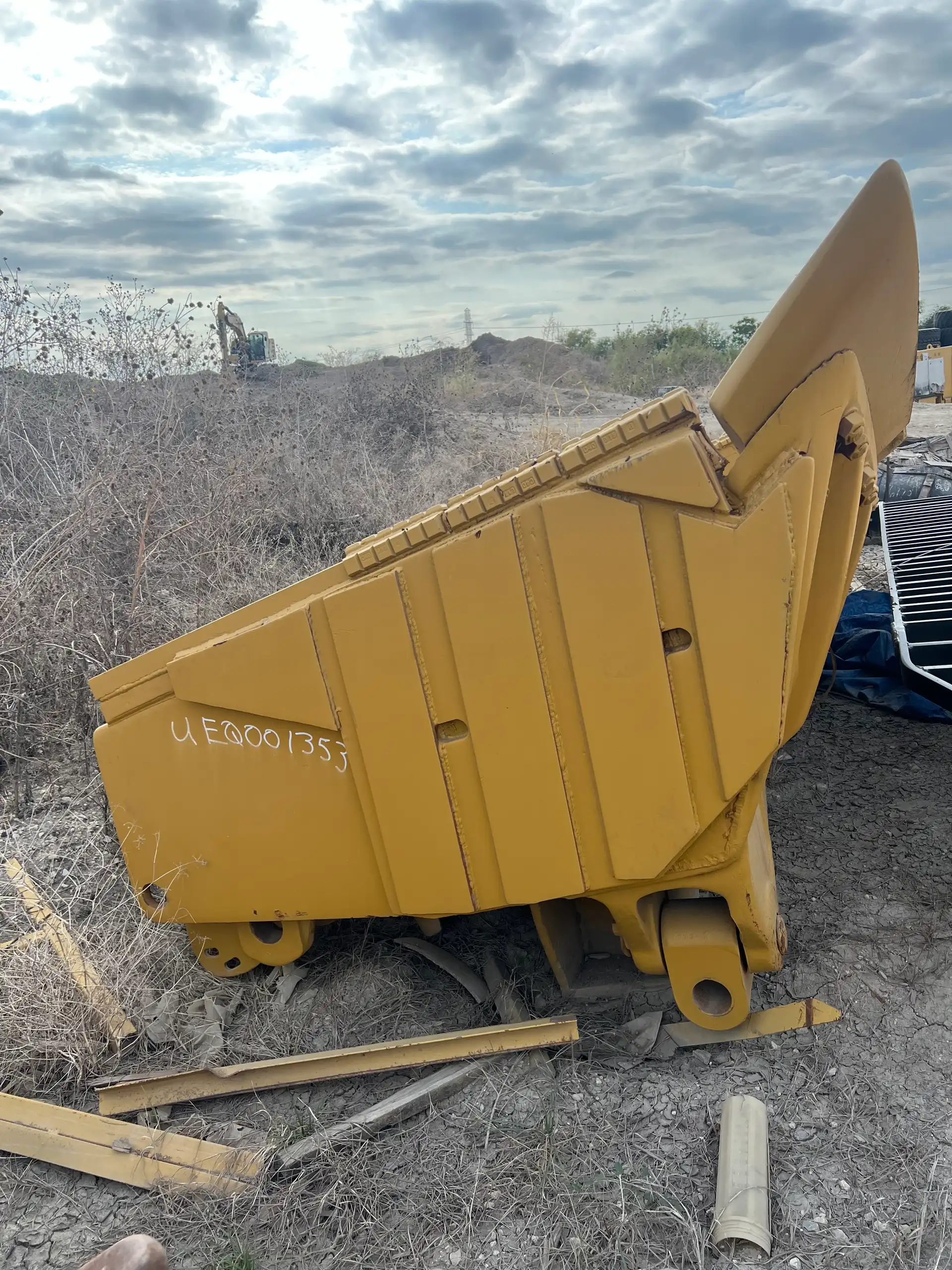 USED D10T SU BLADE COMPLETE                 MQ image 2