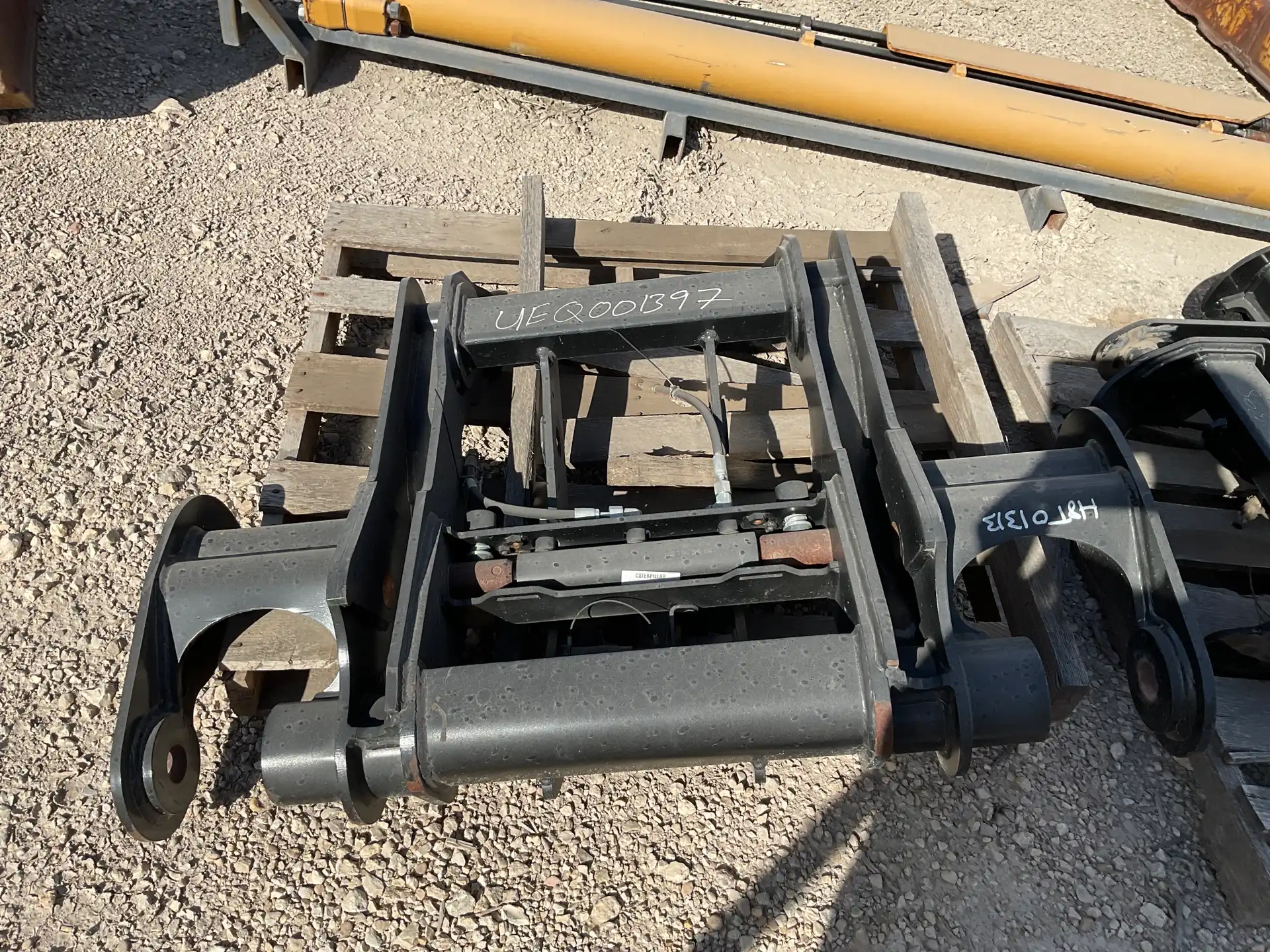 CAT IT COUPLER  FOR NEXT GEN BACKHOE BLH image 5