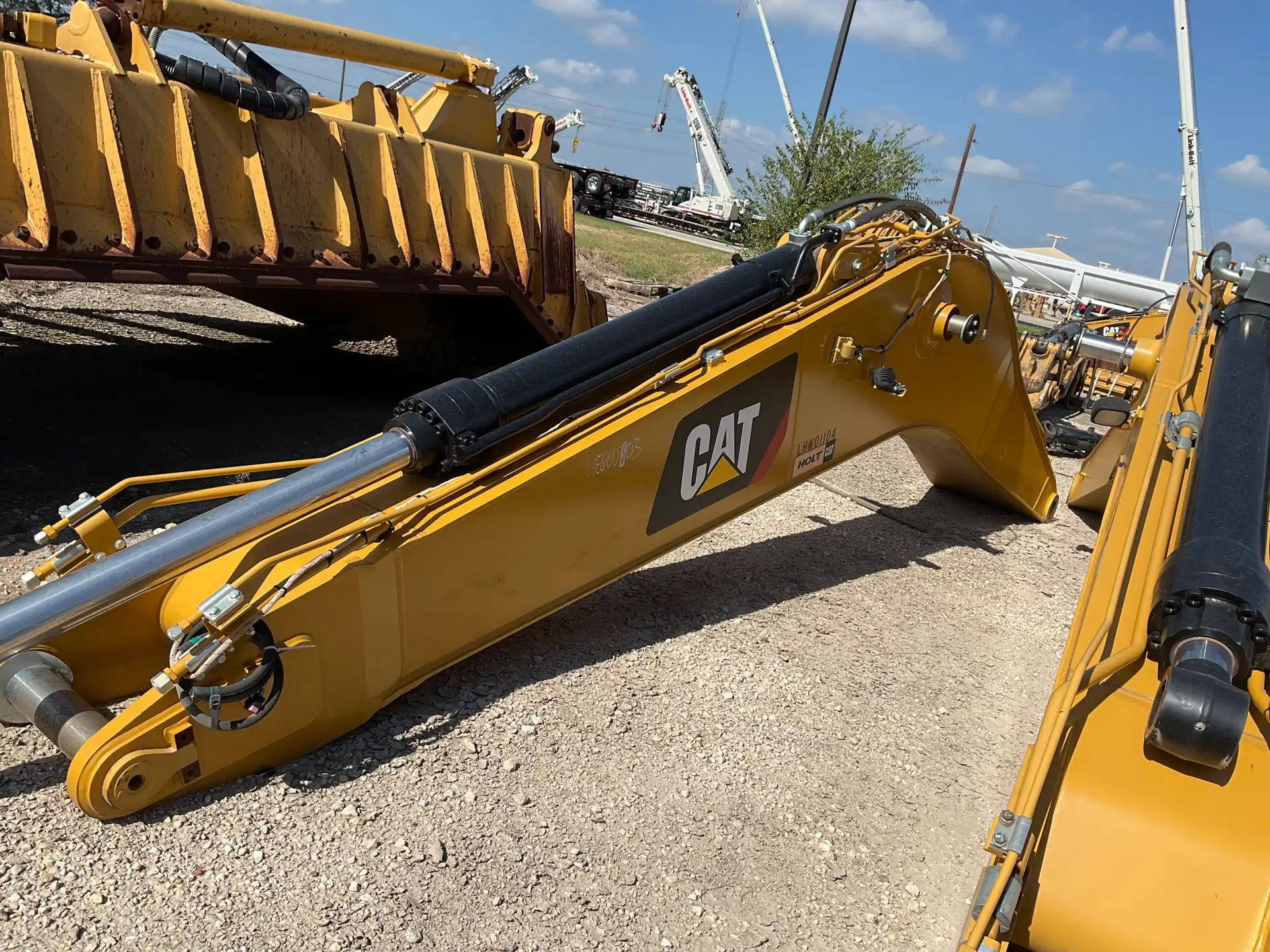 CAT 330 BOOM, STICK AND CYLINDERS  BLH image 2