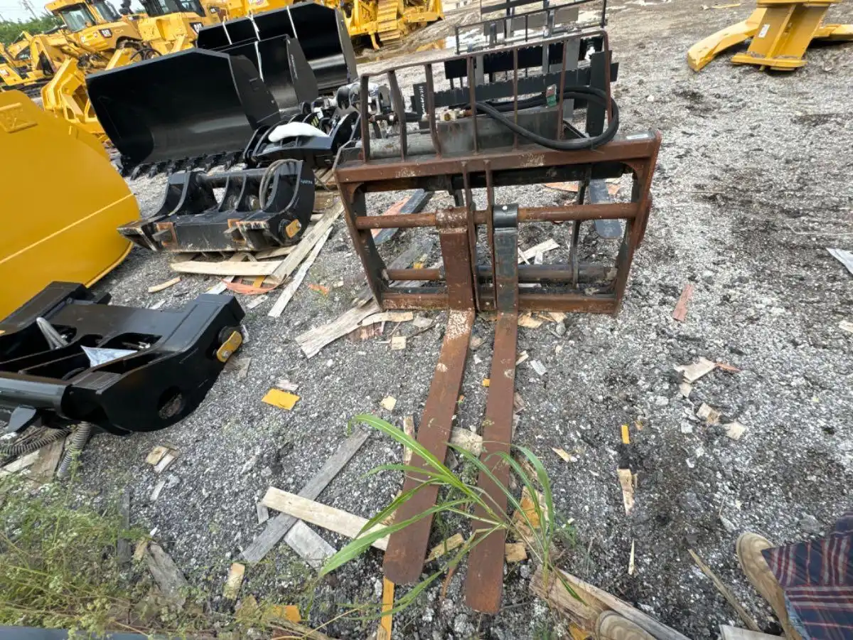 60" TELEHANDLER FORKS image 7